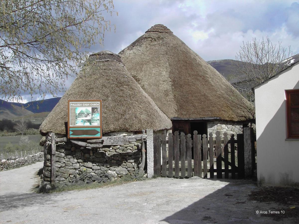 Hotel Piornedo Bagian luar foto